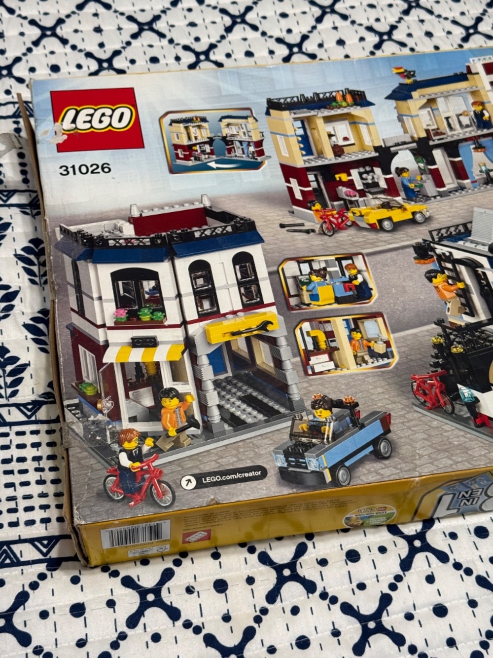 LEGO Creator 3-in-1 Bike Shop & Café (Set 31026) - Picture 6 of 6